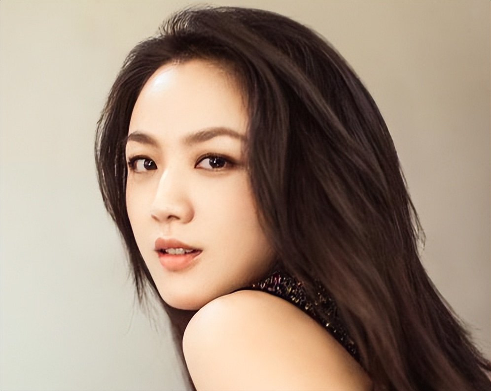 汤唯和吴倩莲相似的度有多少,汤唯和吴倩莲太像了