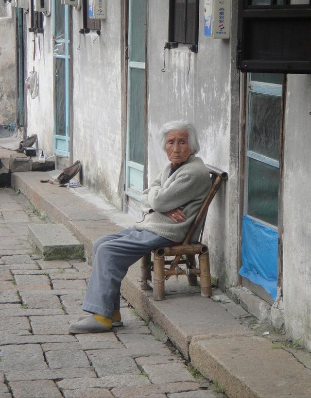 河南惊现白胡子老头是真的吗,河南村庄惊现白胡子老头