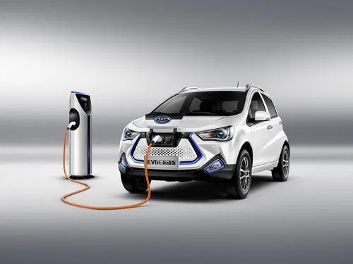 一年巨亏82亿，普通工人拿1700元底薪，董事长年薪12亿？