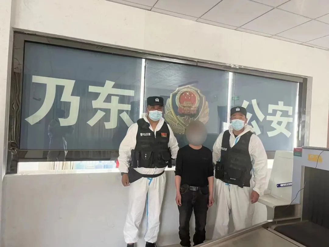 警方蹲守一个月当场抓获,民警通过布控抓获犯罪嫌疑人