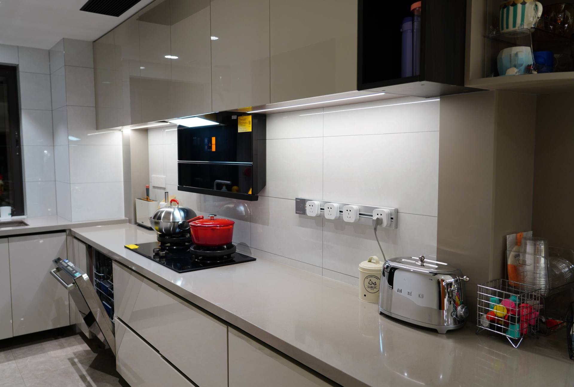 施耐德和西门子开关插座怎么选,施耐德西门子罗格朗公牛开关插座