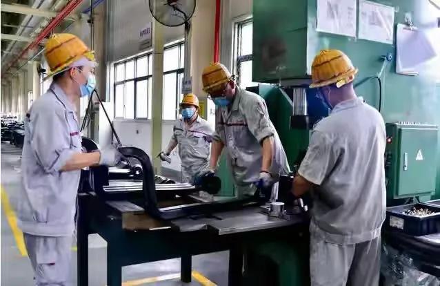 农民工更名产业工人有什么好处,农民工怎么成为有五险的工人