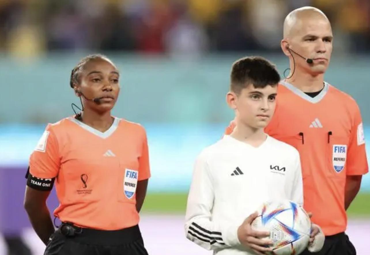 2022世界杯最美女裁判,世界杯女裁判风采视频