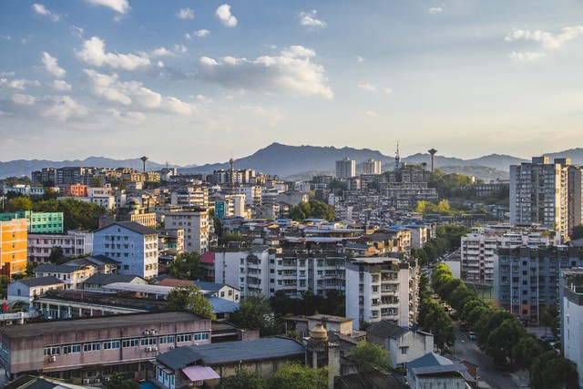 鑳岀潃涓粙璺熸埧涓滅鍚堝悓,濂虫湅鍙嬪拰鎴夸笢璺戜簡