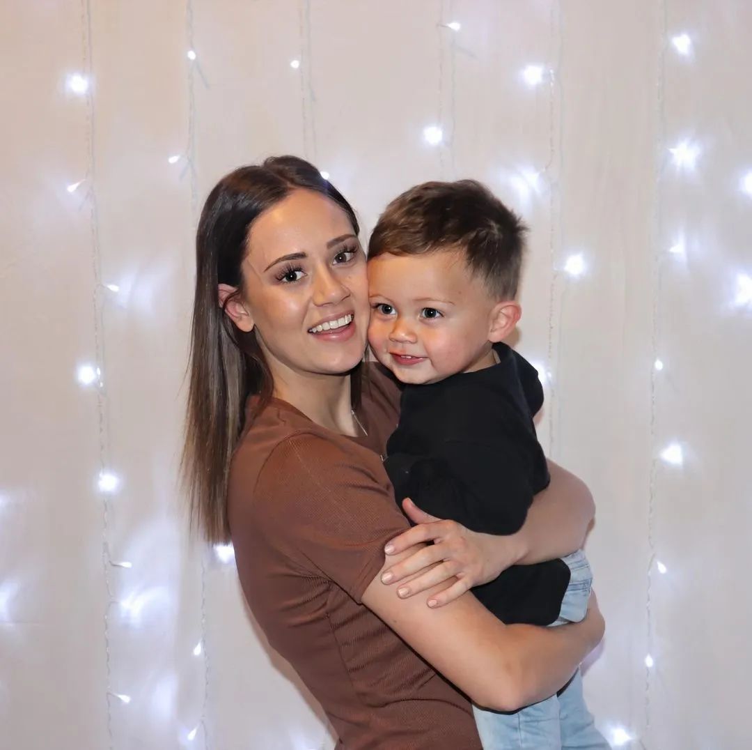 25岁妹子离婚后带娃和闺蜜合租!晒日常爆红网络:姐妹比男人靠谱