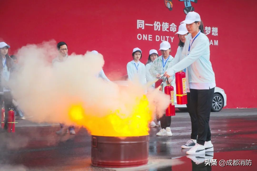 成都大运会志愿者全要素演练,成都大运会安保志愿者