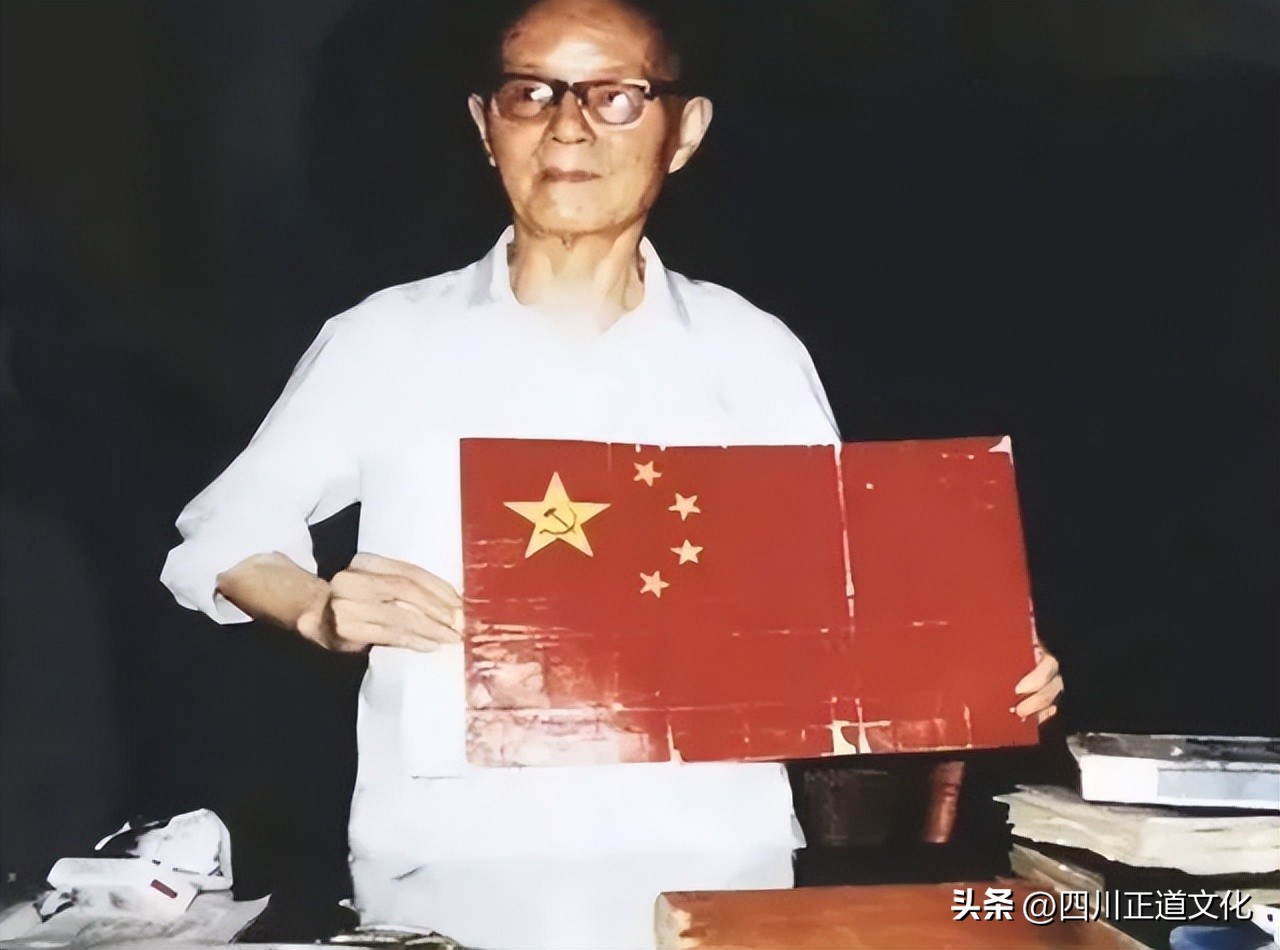 “五星红旗”仅得15票，而三号作品得了185票，为何最终选了“五星红旗”作为*旗国**