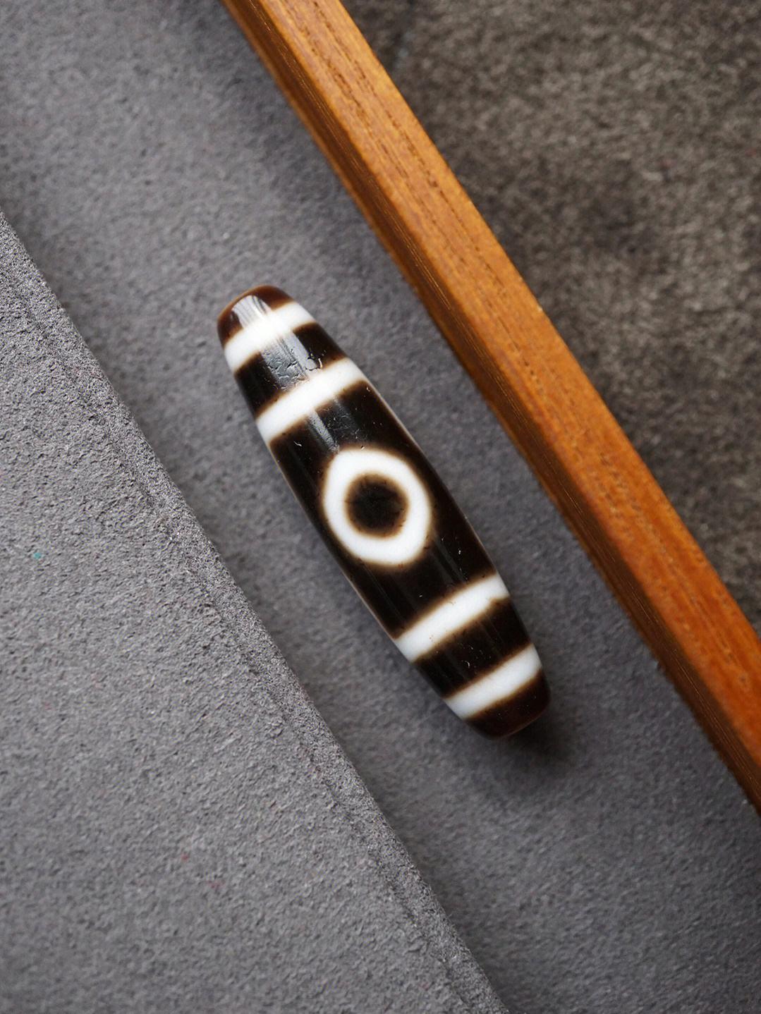 尼泊尔的天珠为啥便宜,全球唯一一个尼泊尔蓝纯天然天珠