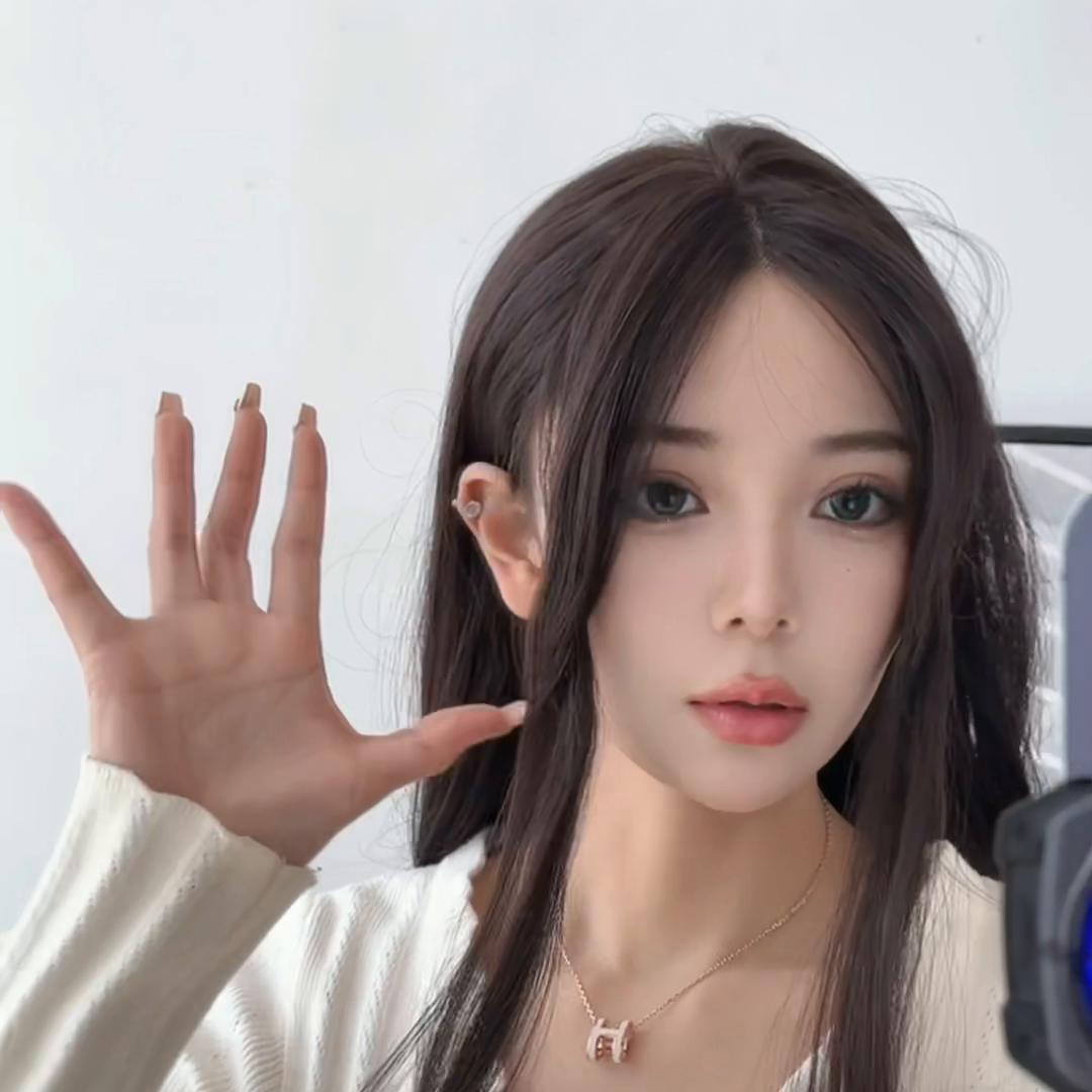 蛋卷半扎高马尾教程,半扎甜妹的高马尾