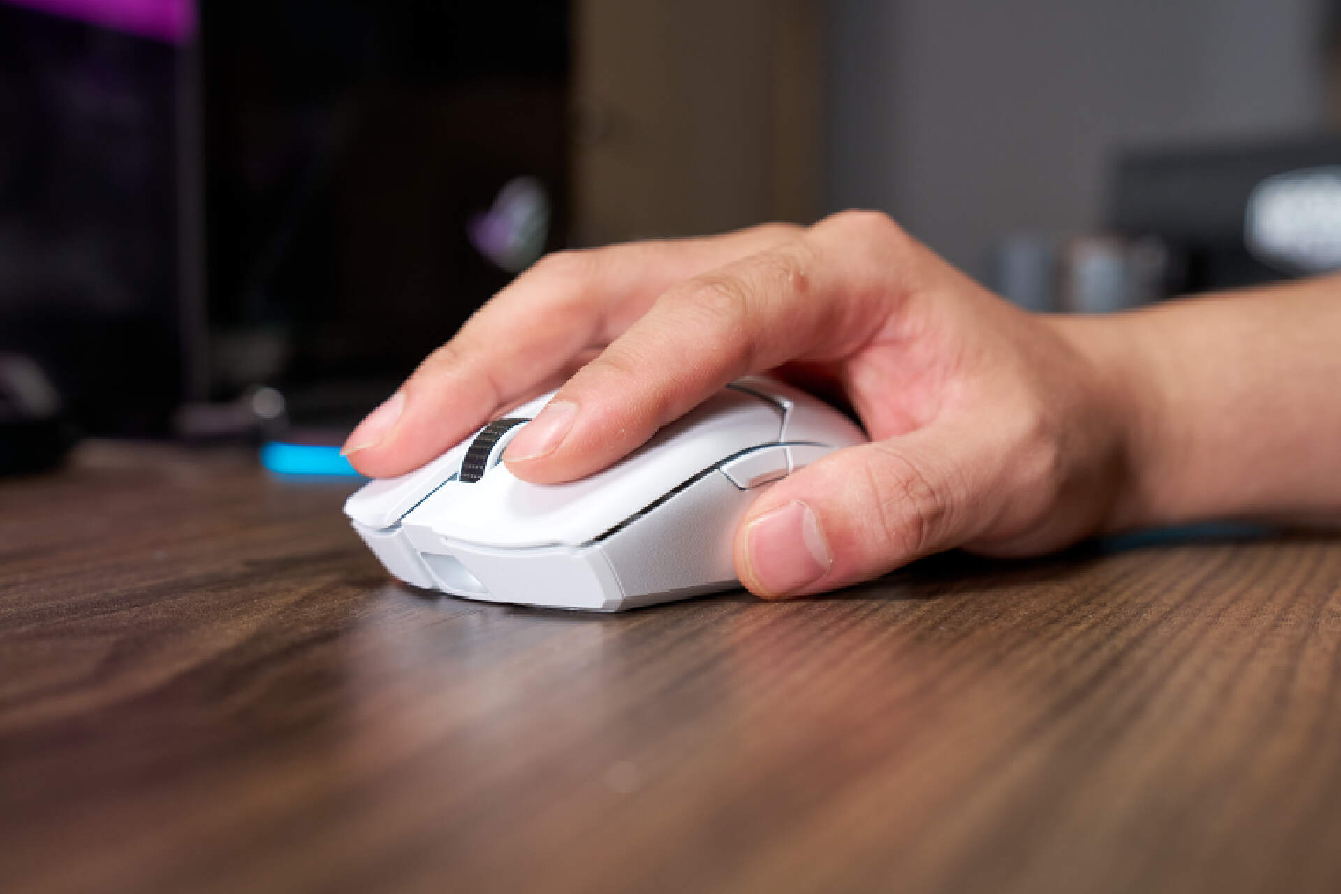 便宜鼠标和电竞鼠标外观对比,精选五款无线鼠标百元性价比之选