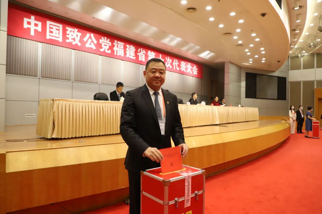 滕达简历,滕达简介