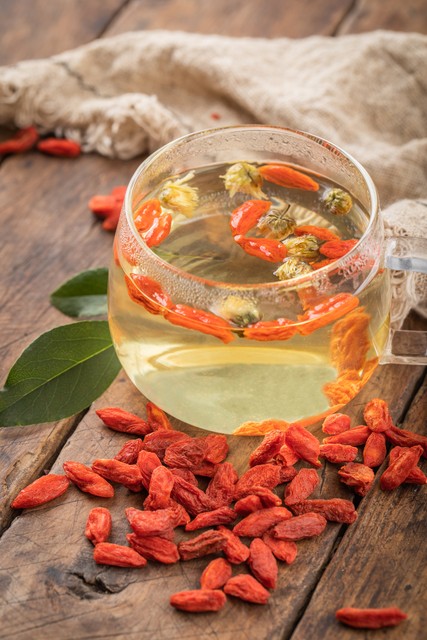 枸杞补肾是真的吗医生解答,枸杞泡水喝补肾的正确方法