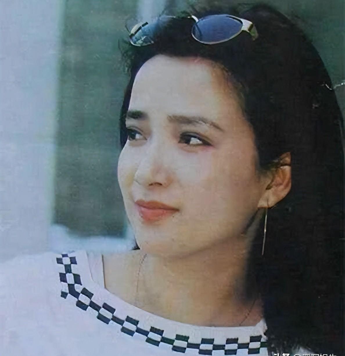 她被誉为荧屏第一美女,她被称为亚洲第一美