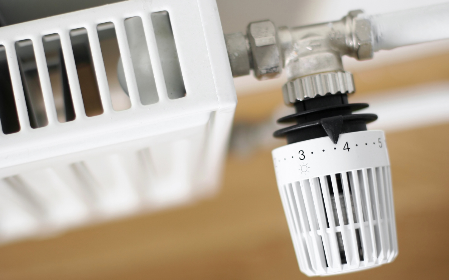 燃气壁挂炉取暖一天不到10块钱,壁挂炉明装暖气片一个月燃气费