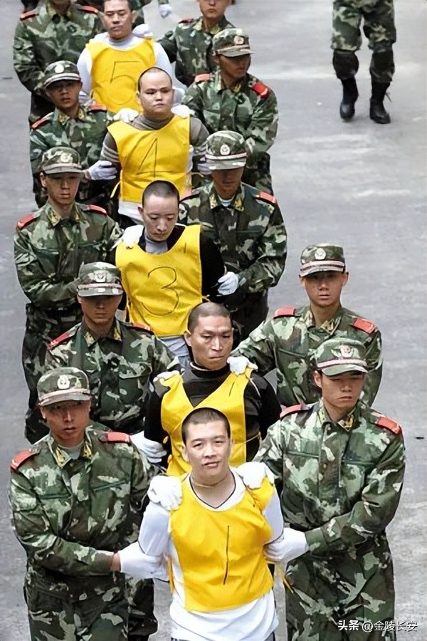 刑满释放一个月的杀人案,刑满释放后报复杀人案