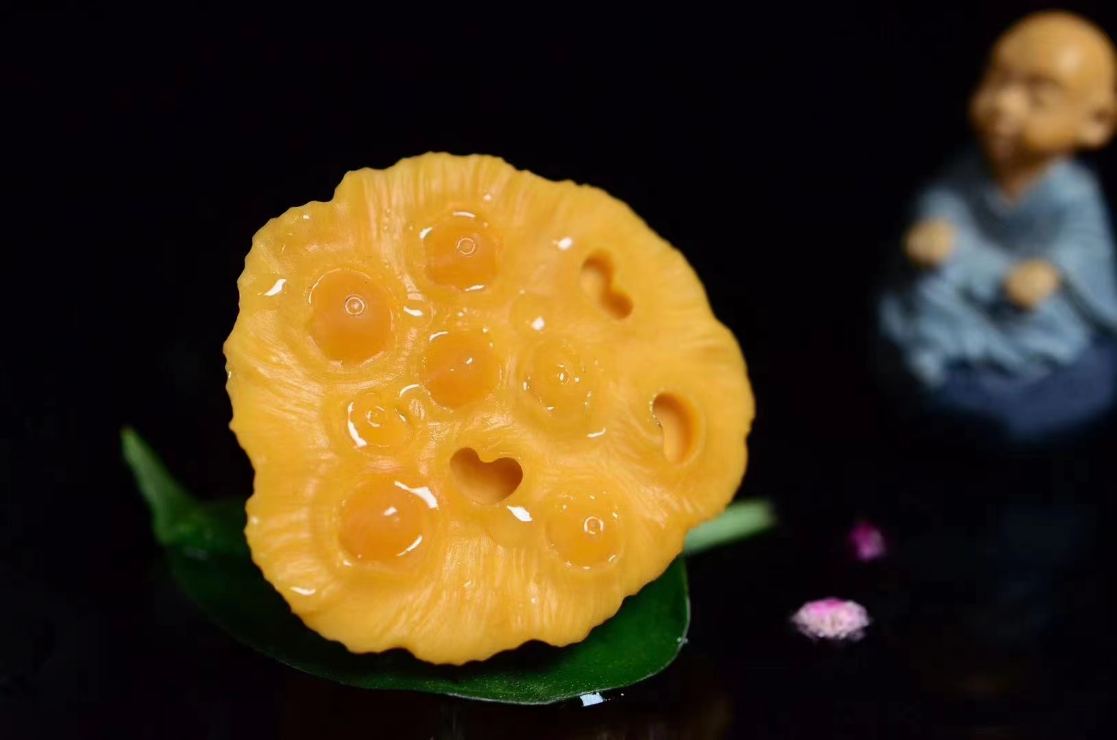 缅甸黄龙玉特征图片,缅甸的黄龙玉是真的玉吗