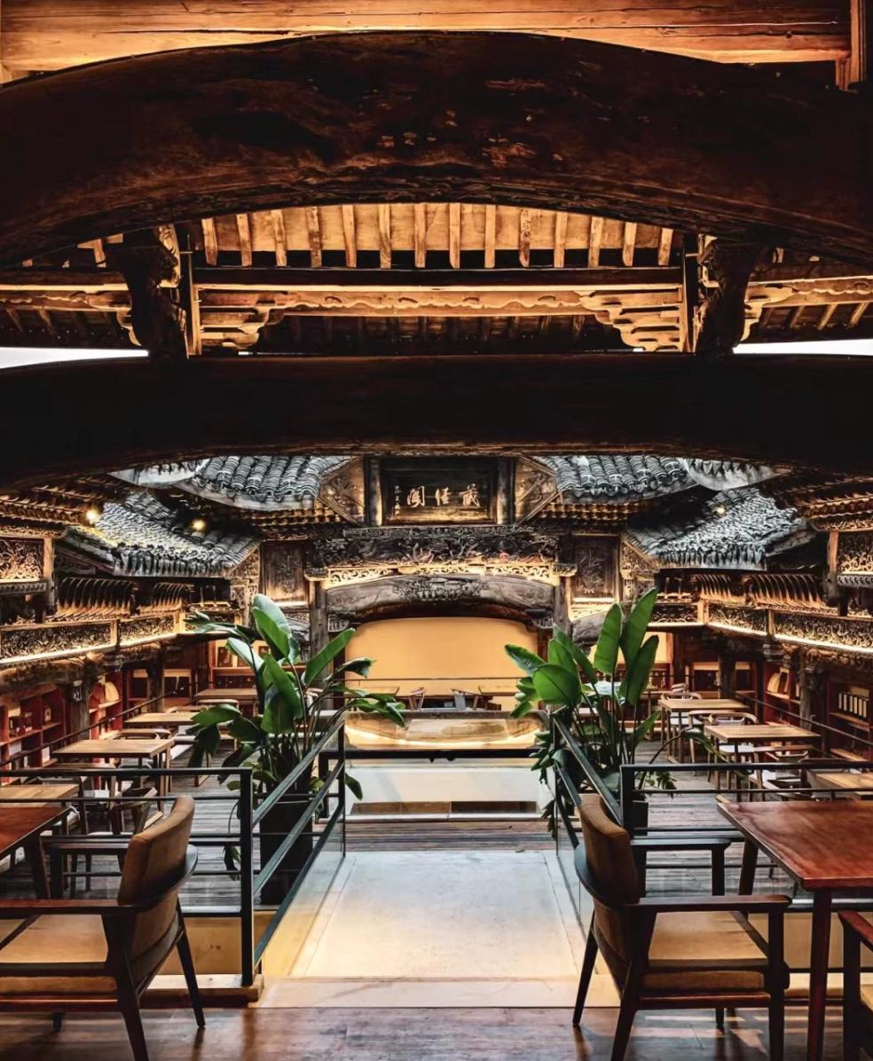 春天的潺潺溪水,春天的顶流