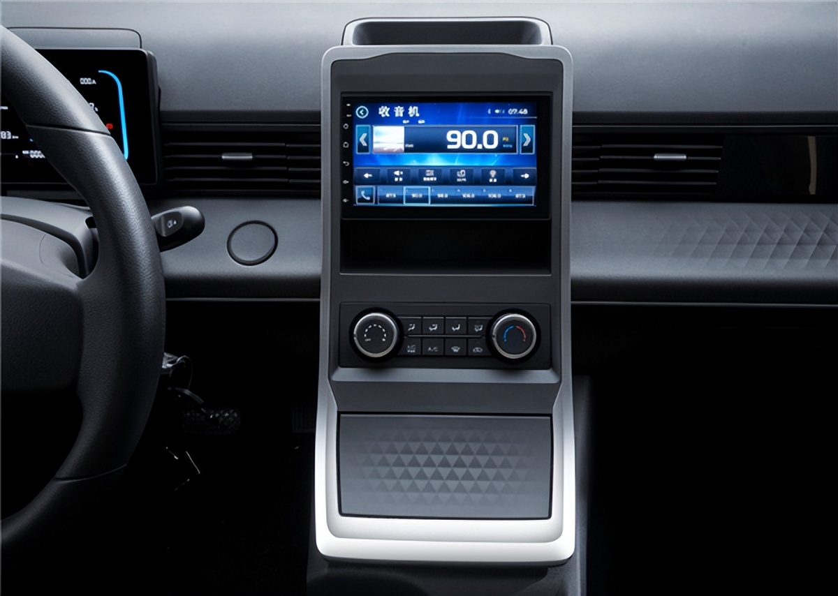 五菱菱势黄金卡纯电落地价,五菱菱势黄金仓顶配落地价