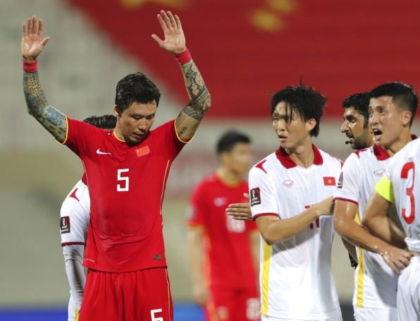 张琳芃宣布退出国家队谁踢后卫,张琳芃国家队后卫出场次数最多