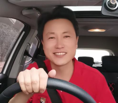 72岁老太太跨越1700公里去见网友,72岁老太跨越1700公里见男网红