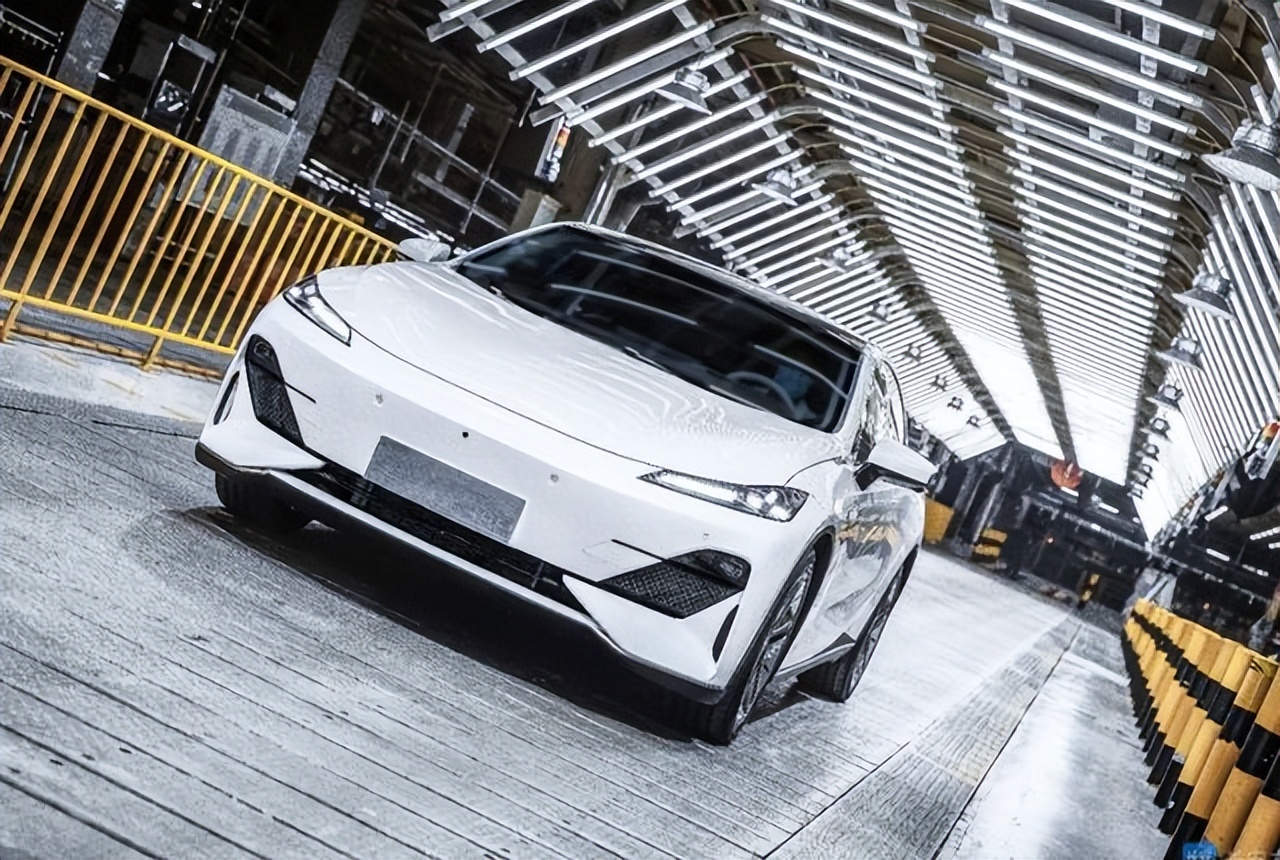 汽车领到正式牌照临牌怎么处理,正式牌照拿到后临牌就作废了吗