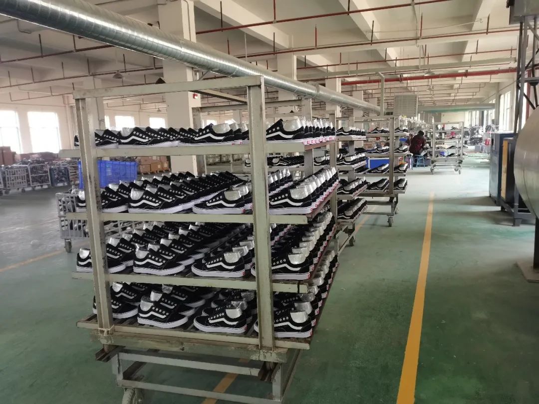 广州荔湾区假冒名牌鞋查处,山寨名牌鞋查获