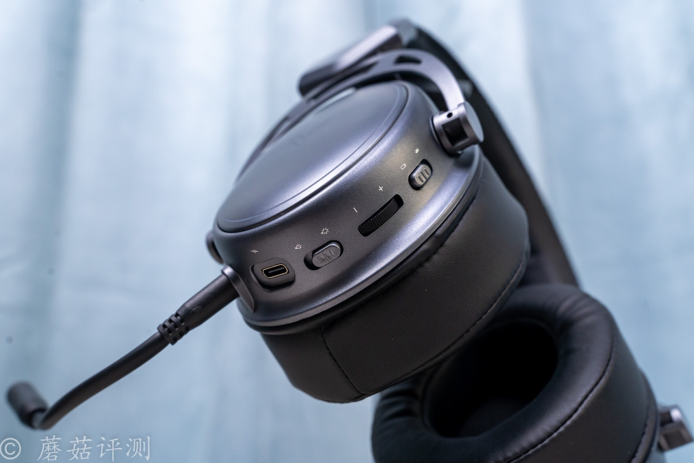 雷柏vh800蓝牙耳机打和平精英实测,雷柏rapoovm700无线蓝牙游戏耳机