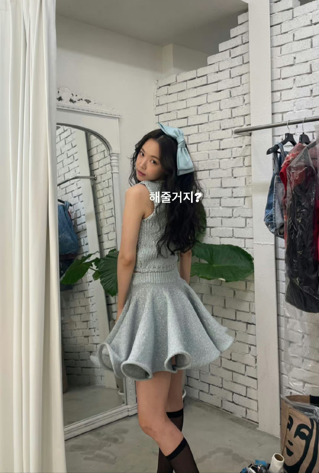 孙娜恩红毯造型,孙娜恩粉红色裙子