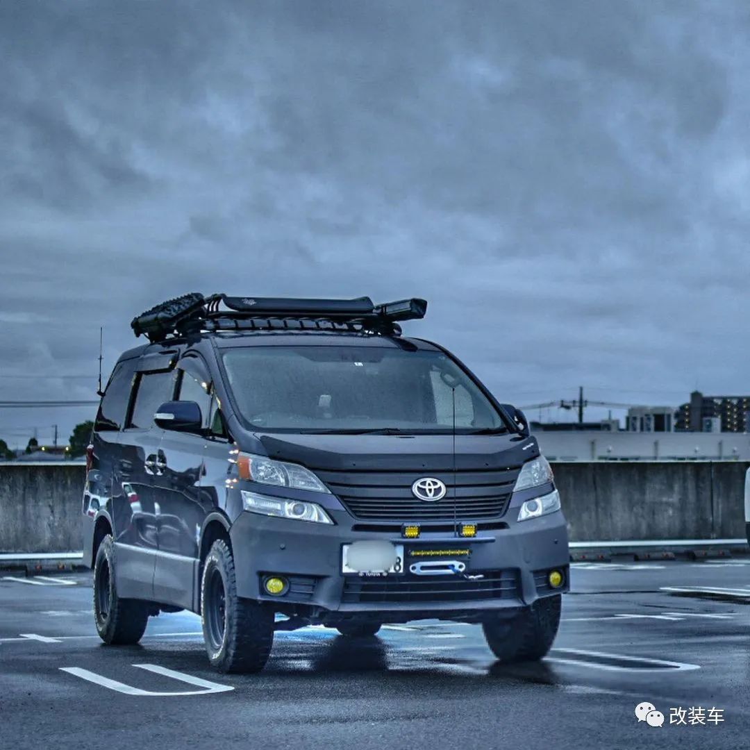 新款丰田威尔法改装,奶爸车改造老霸道