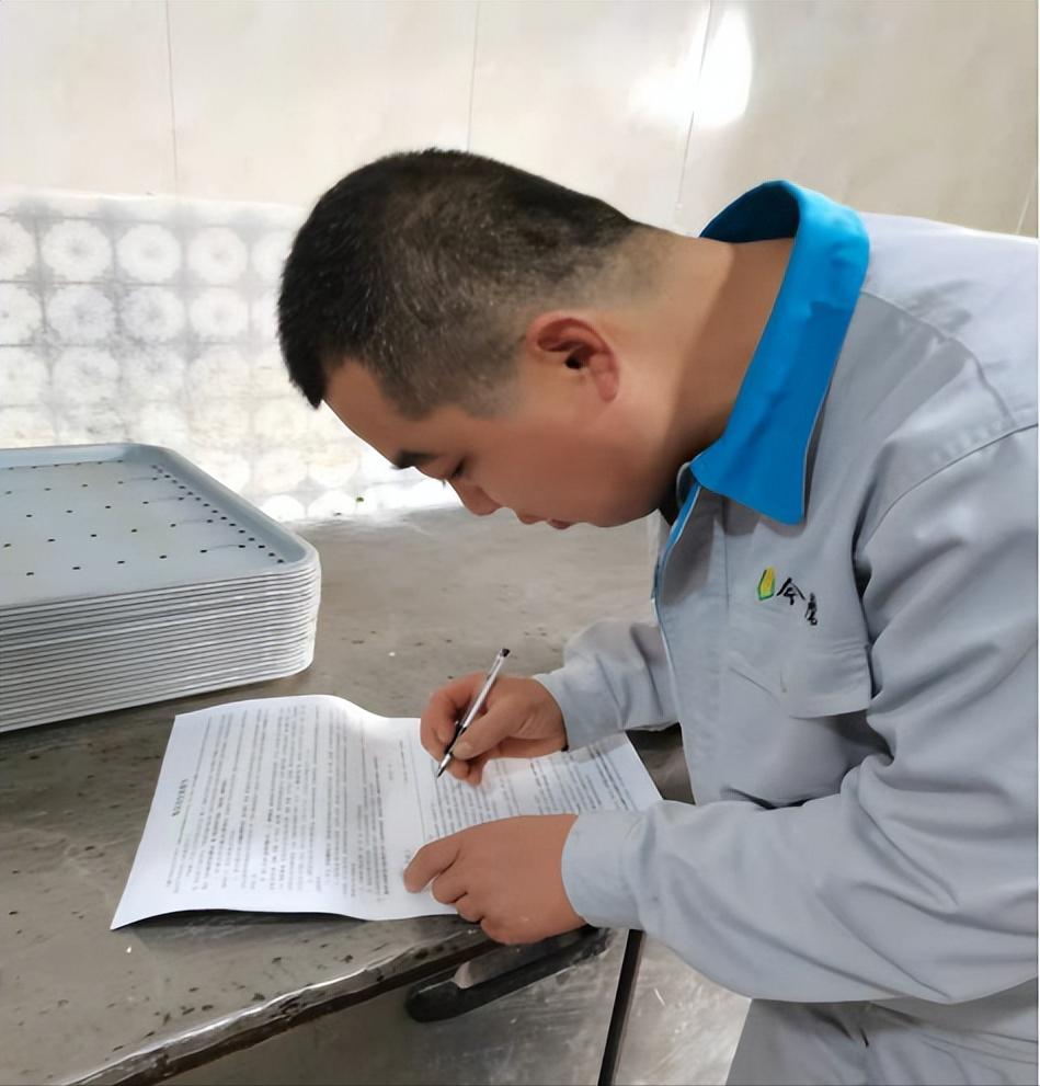 警惕市面上售卖的又白又大“铝包子”，吃了危害健康，如何辨别？