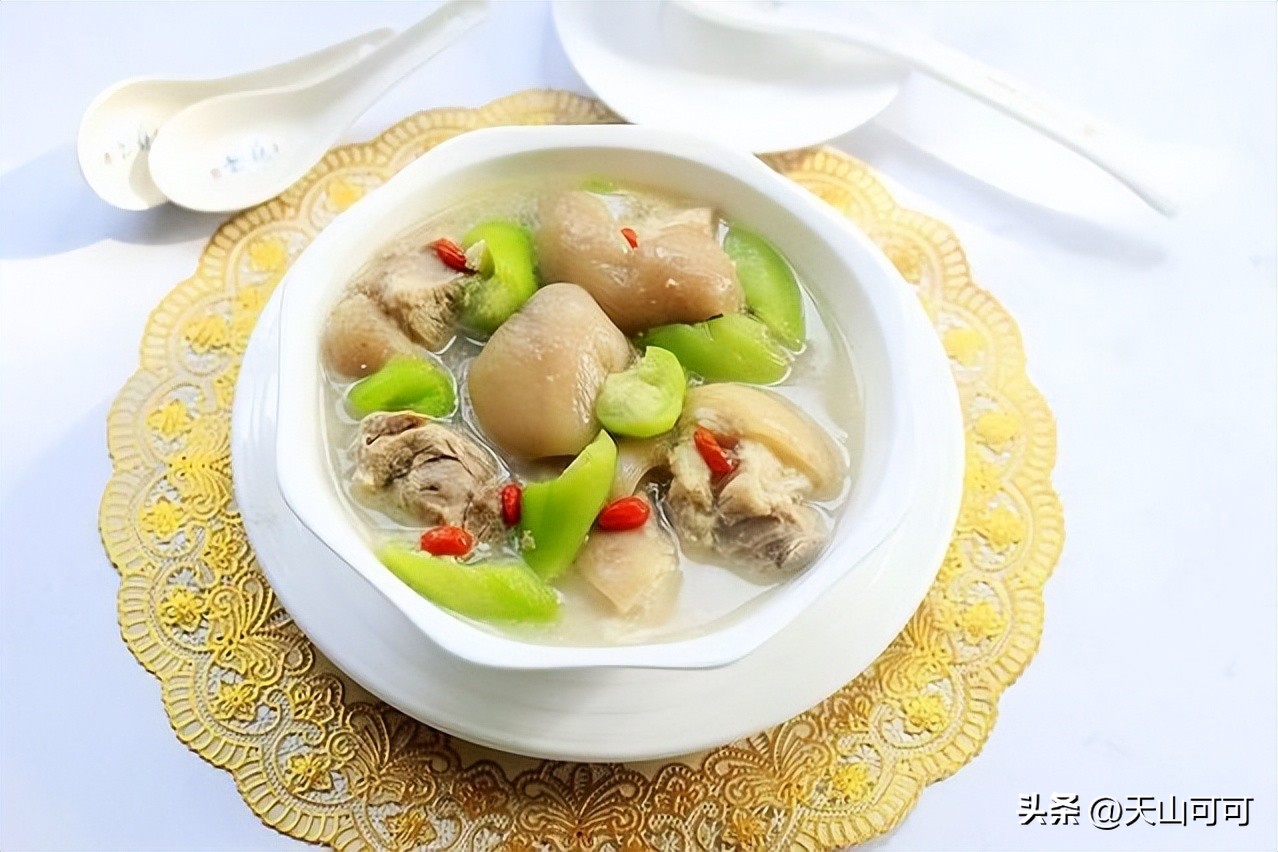 猪蹄汤怎么炖下奶快,孕妇下奶猪蹄汤怎么炖