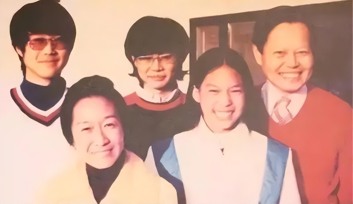 杨振宁跟翁帆分手了吗,杨振宁和翁帆之间真的有爱情吗