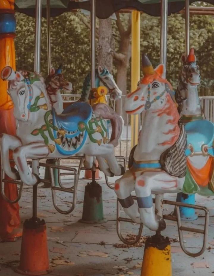 废弃的游乐园还很阴森,阴森废弃乐园