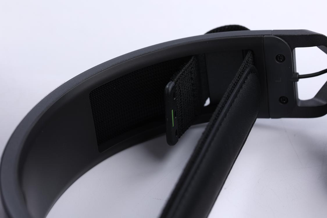 电竞游戏耳机可调节,海盗船耳机hs80max闷耳朵吗