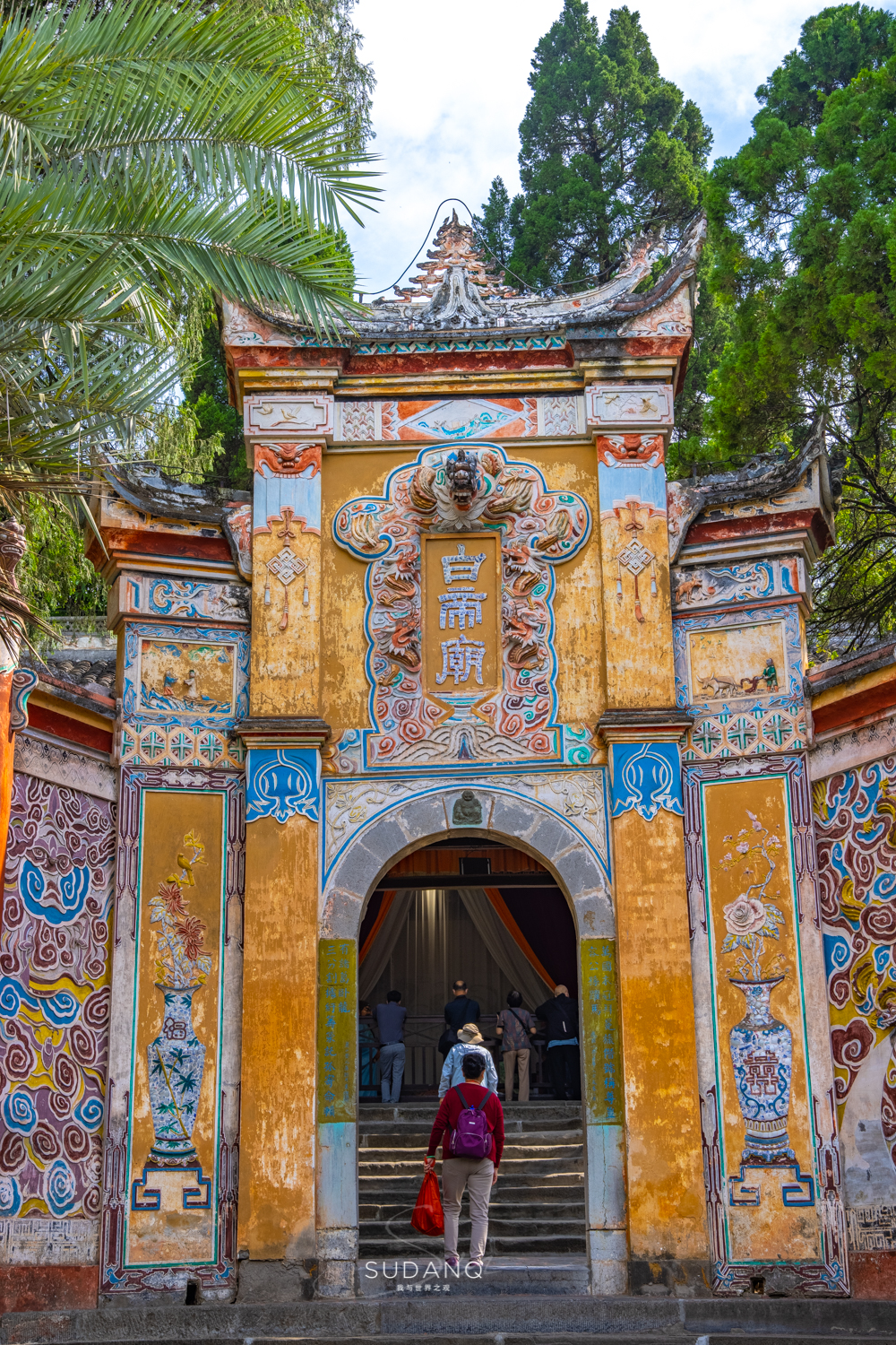 你认识“盬”字吗？重庆山区才能吃到的百年盬子鸡，差点灭迹