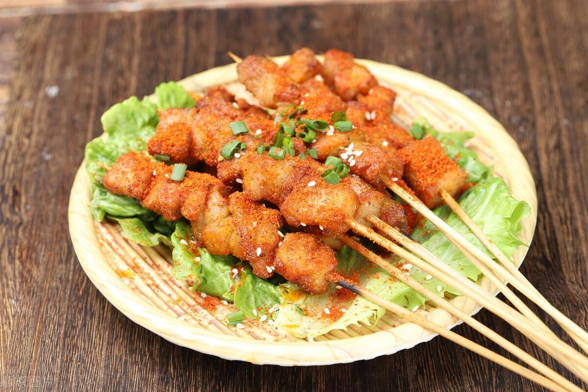 武汉挑战摆摊卖烧烤一年赚100万,烧烤摊赚7000万