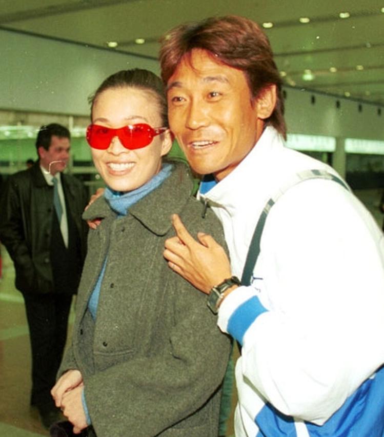 高峰那英分手后高峰怎么样,那英和高峰为啥分手