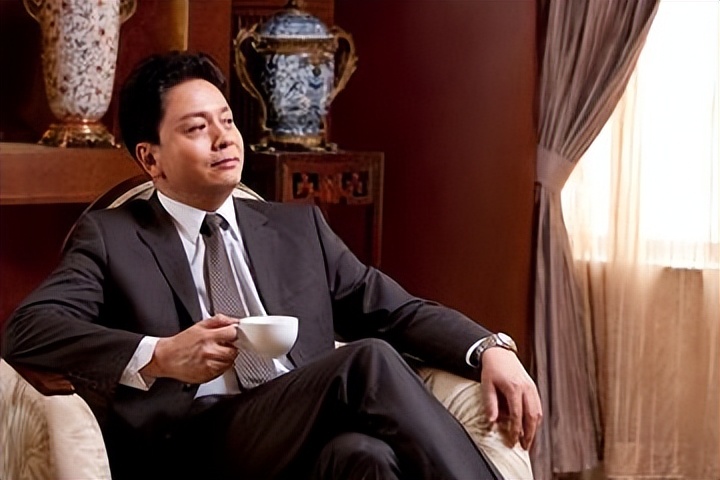 90后女孩为钓富豪费尽心思,贫穷女为钓金龟婿不惜赌上血本