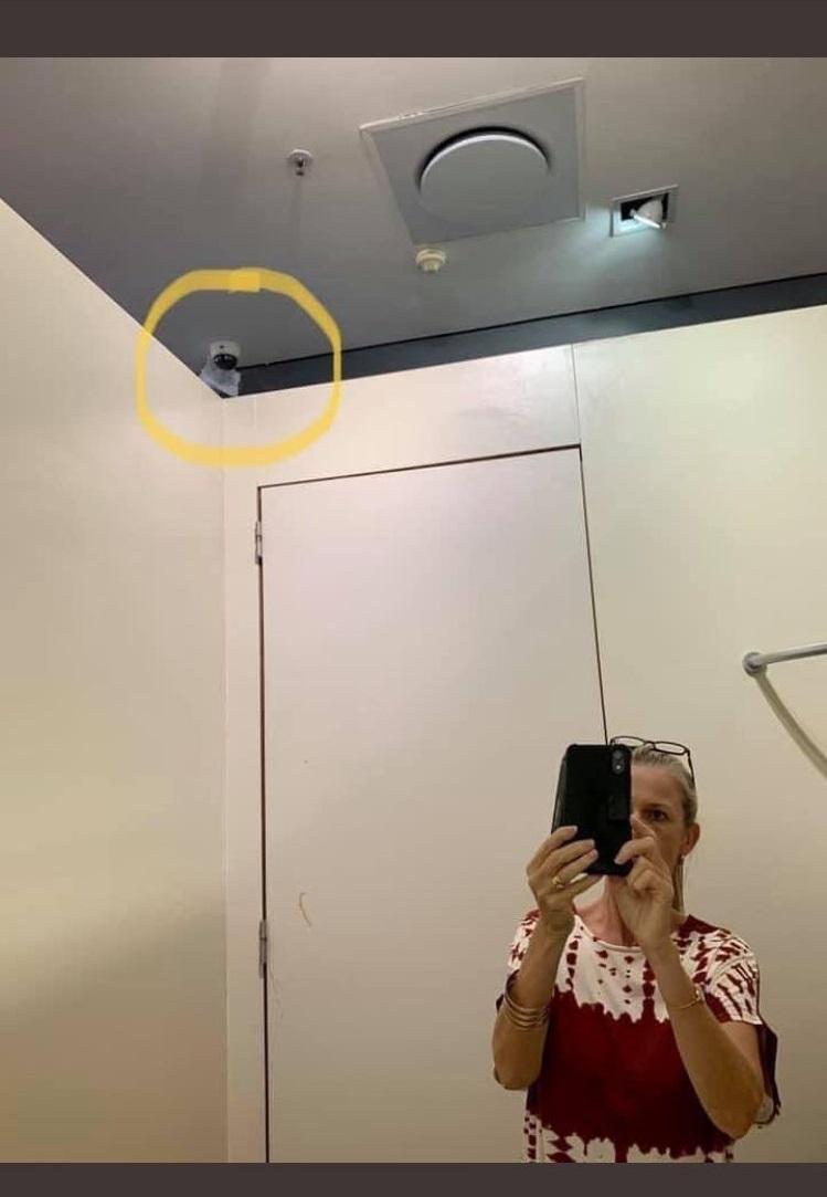 美国超市安装摄像头,在更衣室安装摄像头是不是违法了