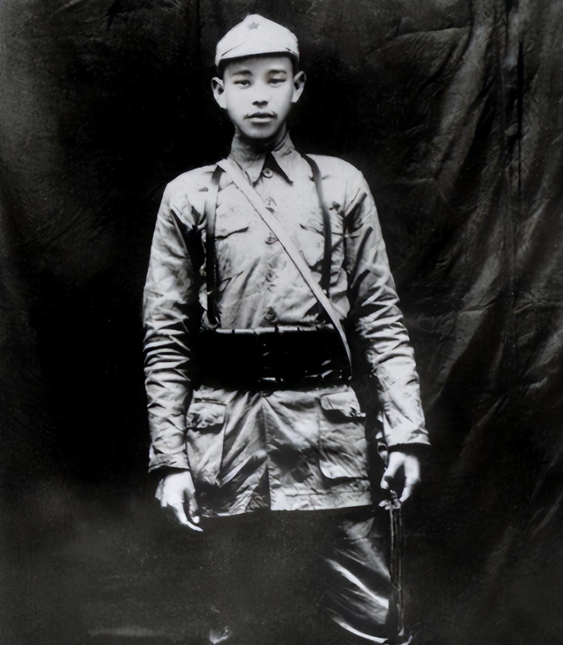 94年廖汉生到周恩来纪念馆参观，结束时被问：您是贺龙的外甥吗？