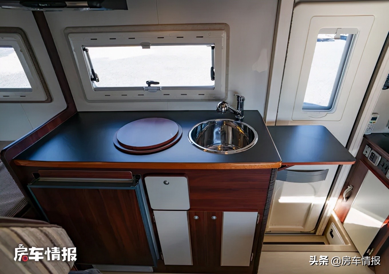 丰田自动挡轻卡房车配3.0l柴油机,10多万的4.2米轻卡房车