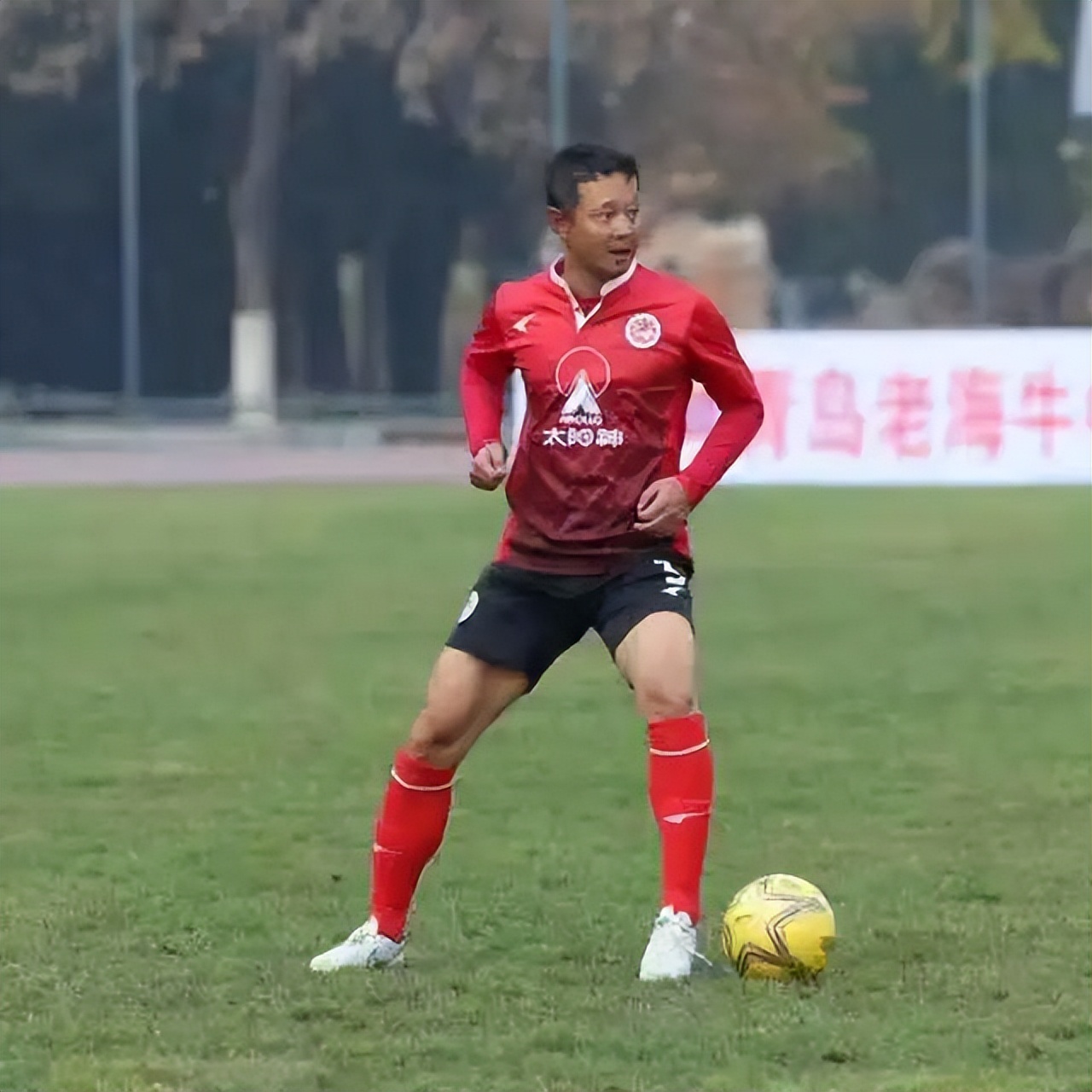 沈嵘南派足球名将,足球运动员沈嵘