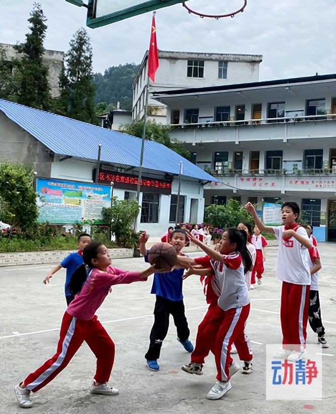 快看！都匀这所小学里有一群“灌篮高手”……