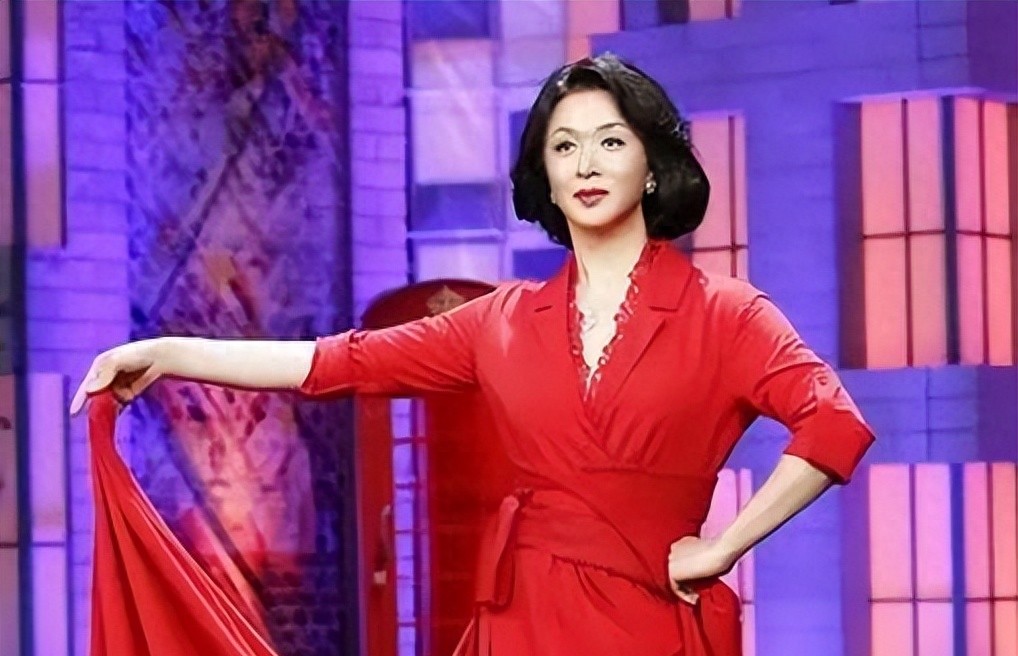 做完变性手术后的金星，在和女人一起洗澡时，会动心吗？