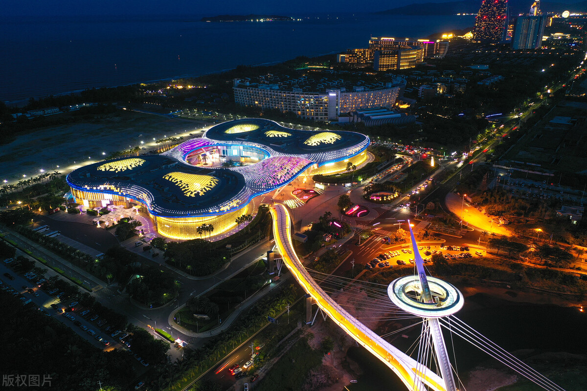 海南自贸港对旅游的机遇与挑战,海南自贸港海口和三亚哪个空间大