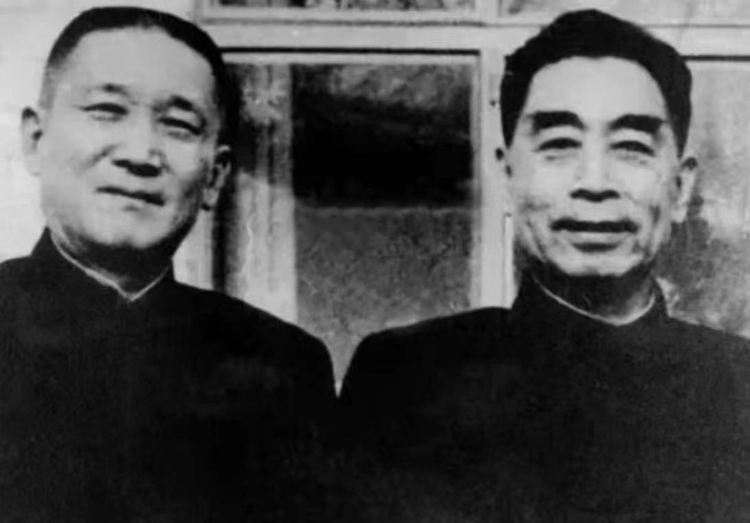 1949年确定新中国名字时，张治中提议减掉2个字，毛主席为何赞同