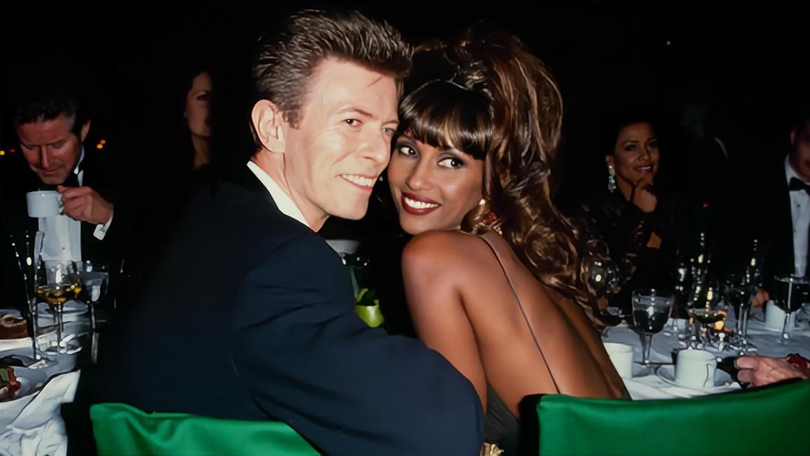 大卫鲍伊时尚风格,大卫鲍伊颜值巅峰