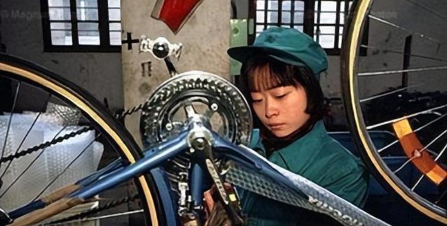 “凤凰牌”自行车作为时代的产物，至今没消失，它在我国什么地位？