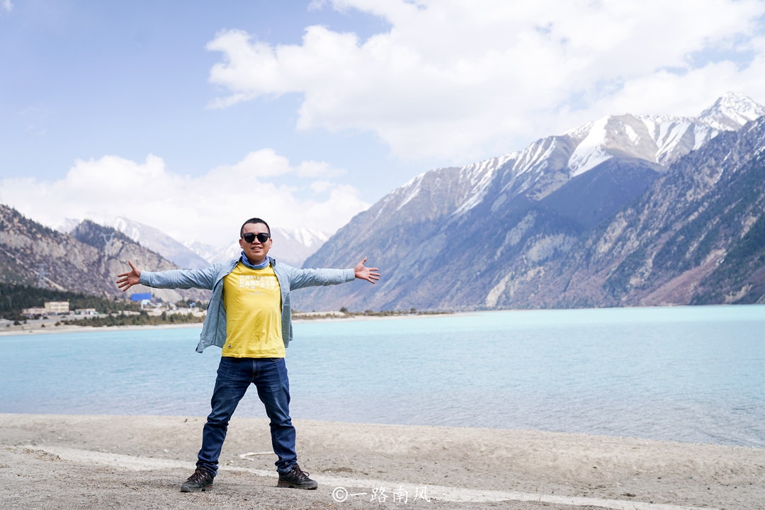 西藏昌都市城全景 (西藏第一大城市昌都)