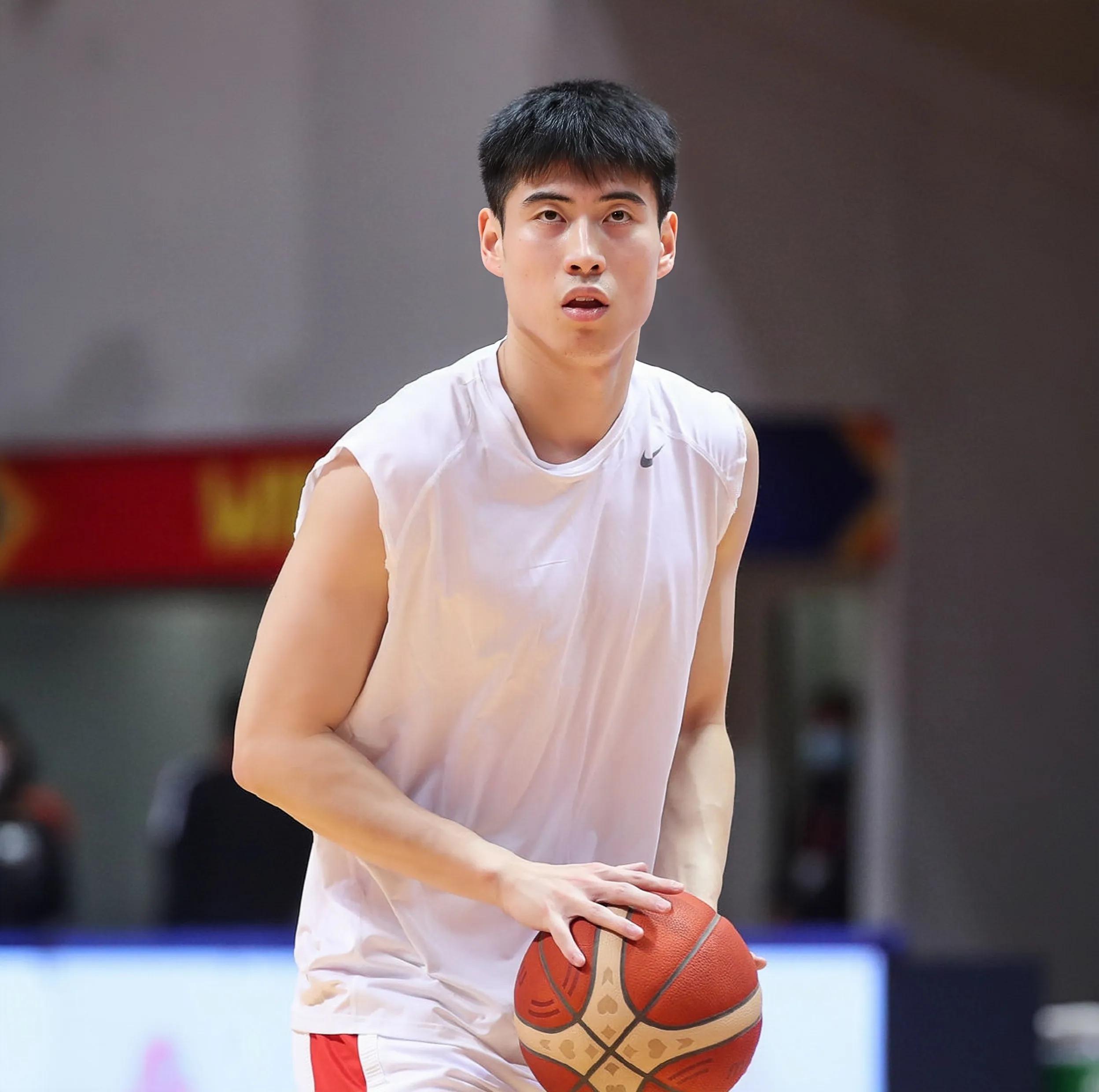 乔帅带领中国男篮走在正确的路上,男篮赛前训话